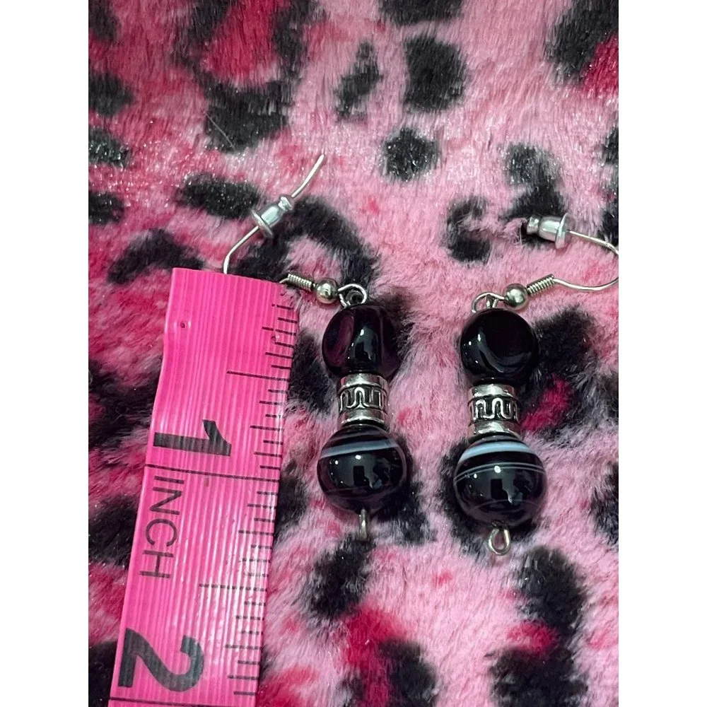 VTG 80's Handmade Silver Hooked Dangling Black White Swirl Glass Beaded Earrings - Picture 6 of 8